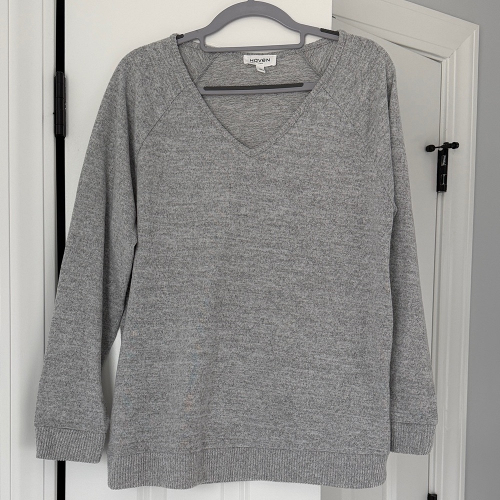 Haven Gray Long Sleeve V neck Pullover Top- Womens M